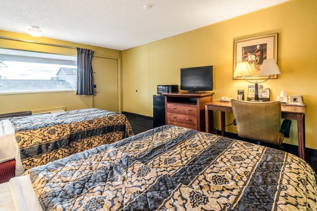 Red Carpet Inn & Suites Albany Airport Exterior foto