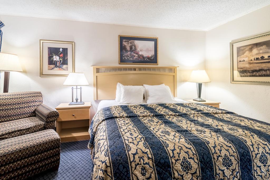 Red Carpet Inn & Suites Albany Airport Exterior foto